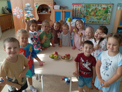 "ЯБЛОЧНЫЙ СПАС В ДЕТСКОМ САДУ".
