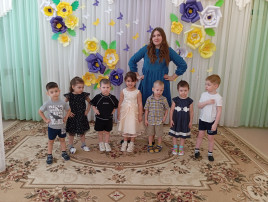 Праздник для мам.