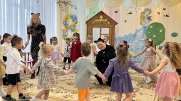 К нам весна пришла, праздник принесла.