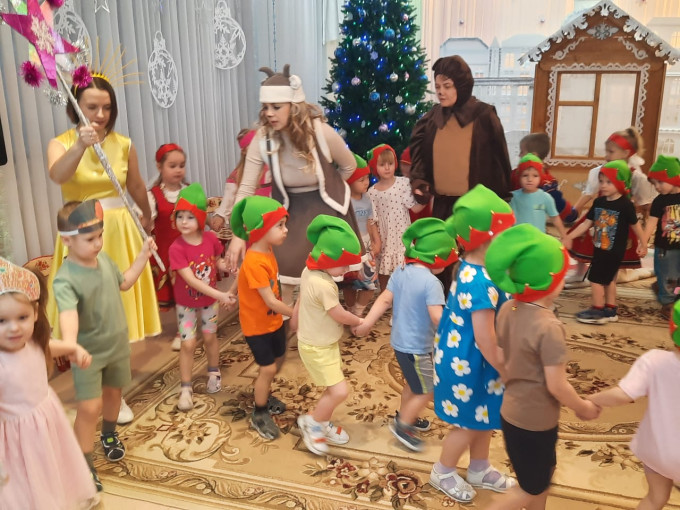 Пришли Святки, запевай колядки!.